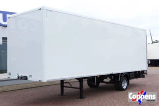 Veldhuizen P 47-3. Gesloten + Dhollandia 1.000 kg