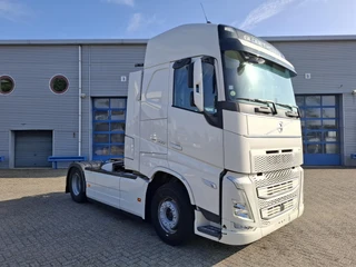 Volvo FH FH5-500 / VEB+ / 656346 KM / I-PARKCOOL / NB CHASSIS / DOUBLE TANK / FULL-SPOILER / 2XBED / FRIDGE / LWDS / AUTOMATIC / EURO-6 / 2021