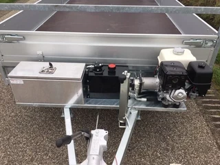 Hulco Medax 3.5 ton en Amco Veba 903 kraan