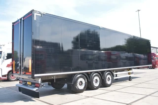 Kraker CF-Z - WALKING FLOOR - 10 MM - SAF AXLES - LIFT AXLE - DISC BRAKES - ALCOA'S - WABCO SMARTBOARD - REMOTE CONTROL -