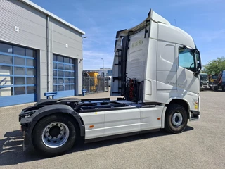 Volvo FH FH5-500 / VEB+ / 664101 KM / I-PARKCOOL / NB CHASSIS / DOUBLE TANK / FULL-SPOILER / 2XBED / FRIDGE / LWDS / AUTOMATIC / EURO-6 / 2021