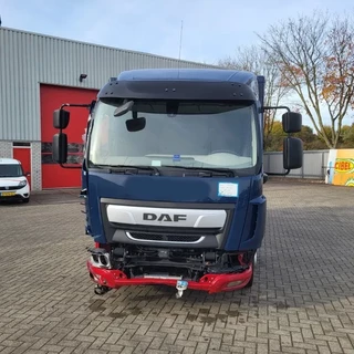 DAF LF210 / ENGINE RUNNING / ONLY:120371 KM / PLATFORM:1000 KG / LWDS / AIRCO / AUTOMATIC / EURO-6 / 2022