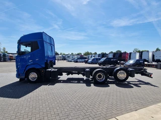DAF XF 530 chassis 6x2*4 - 4.60 WB - Retarder - Steering axle - Full air