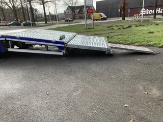 Aksoylu Semi dieplader autotransport tractor transport 4 maand levertijd met TuV VDI 2700 certificate