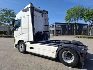 Volvo FH FH5-500 / VEB+ / 664101 KM / I-PARKCOOL / NB CHASSIS / DOUBLE TANK / FULL-SPOILER / 2XBED / FRIDGE / LWDS / AUTOMATIC / EURO-6 / 2021