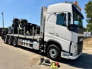 Volvo FH 420 8x4 PRITSCHE + (31m!) KRAN HIAB 858 E-7 + JIB X-5 + WINCH - 114.000km / 1376 Hours - PRITSCHE 6m35 - BE TRUCK MJC12500-A