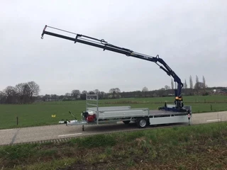 Hulco Medax 3.5 ton en Amco Veba 903 kraan