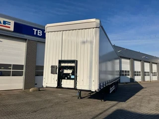 KAESSBOHRER SCS X / 90 - 12 /27 met hefdak en twee liftassen