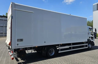 Renault D240 Renault D 12 MED 4x2 bakwagen Nieuw, zonder registratie en direct inzetbaar.