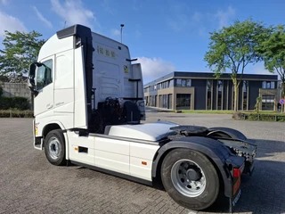 Volvo FH FH5-500 / VEB+ / 643307 KM / I-PARKCOOL / NA CHASSIS / DOUBLE TANK / FULL-SPOILER / 2XBED / FRIDGE / LWDS / AUTOMATIC / EURO-6 / 2021