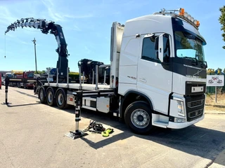 Volvo FH 420 8x4 PRITSCHE + (31m!) KRAN HIAB 858 E-7 + JIB X-5 + WINCH - 114.000km / 1376 Hours - PRITSCHE 6m35 - BE TRUCK MJC12500-A