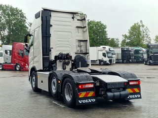 Volvo FH 13.460 Globetrotter XL 6x2 - Full spoiler - Facelift - Chassis cover