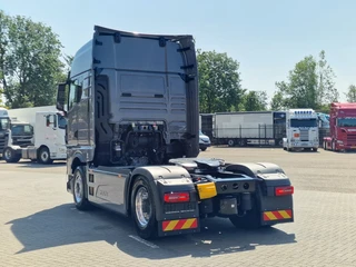 MAN TGX 18.520 GX - D30 - Retarder - Full air - Night clima - Navi - 2x tank