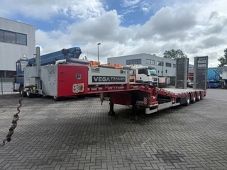 Trailer | Vega 3-Axle Low Loader | Hydraulically Height-Adjustable Loading Bed | Steered Rear Axle | Hydraulic Ramps | Wideners