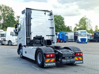 Volvo FH 13.460 Globetrotter XL 4x2 - I Save - I parkcool - 2x tank - Facelift - Full spoiler