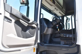 Scania R R500 NGS SUPER 4x2 - NEW TACHO - RETARDER - 302 TKM - PARK. AIRCO - ACC - NAVI - 2 x FUEL TANKS - LED LIGHTS -