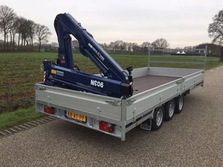 Hulco Medax 3.5 ton en Amco Veba 903 kraan