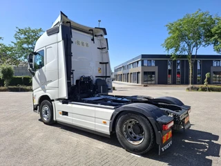 Volvo FH FH5-500 / VEB+ / 566009 KM / I-PARKCOOL / NB CHASSIS / DOUBLE TANK / FULL-SPOILER / 2XBED / FRIDGE / LWDS / AUTOMATIC / EURO-6 / 2021