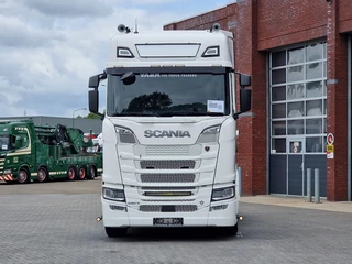Scania S 590S V8 NGS 6X4 - retarder - full air - leather - WB 315 - frigo