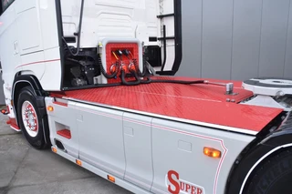 Scania S 590S V8 NGS 4x2NB - NEW TACHO - ONLY 120 TKM - FULL OPTIONS - SPECIAL INTERIOR - HYDRAULIC SYSTEM - EXHAUST PIPE - AS GOOD AS NEW -
