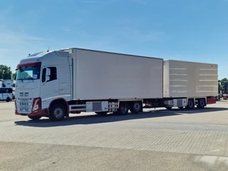 Volvo FH 13.500 6x2*4 - XL - Thermoking frigo - Retarder - Full air + Schmitz/Vedecar trailer thermoking