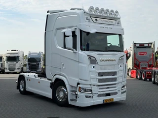 Scania S660 VOLLUCHT, RETARDER, ALCOA VELGEN, LEREN STOELEN, 9 TONS VOORAS.