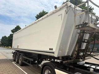 Schmitz Cargobull Agro kipper 55 m3 6100 kg