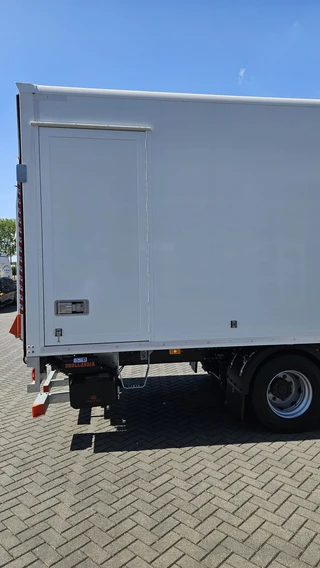 Renault D240 Renault D 12 MED 4x2 bakwagen Nieuw, zonder registratie en direct inzetbaar.