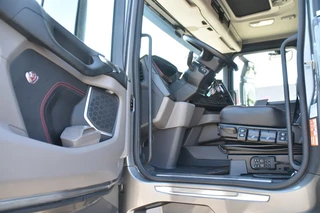 Scania R R530 V8 NGS 6x2*4LB + CARRIER SUPRA 550 - SUPER - LIKE NEW - ONLY 71 TKM - NEW TACHO - FULL AIR - PARK. AIRCO - WHEELBASE: 475 CM - LED -