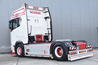 Scania S 590S V8 NGS 4x2NB - NEW TACHO - ONLY 120 TKM - FULL OPTIONS - SPECIAL INTERIOR - HYDRAULIC SYSTEM - EXHAUST PIPE - AS GOOD AS NEW -
