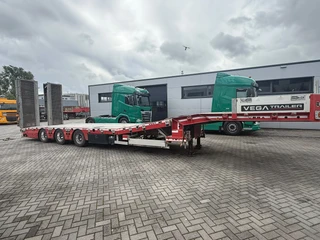 Trailer | Vega 3-Axle Low Loader | Hydraulically Height-Adjustable Loading Bed | Steered Rear Axle | Hydraulic Ramps | Wideners