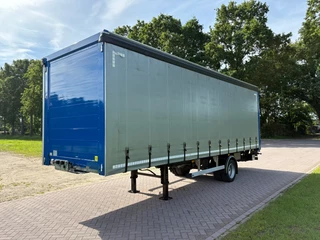 Bunk Be oplegger schuifzielen 8 ton met laadklep 1000 kg