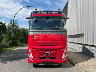 Volvo FH 500 FH 500 6X2 I-Parc Cool PTO / 1x Wit / 1x Rood
