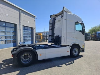 Volvo FH FH5-500 / VEB+ / 566009 KM / I-PARKCOOL / NB CHASSIS / DOUBLE TANK / FULL-SPOILER / 2XBED / FRIDGE / LWDS / AUTOMATIC / EURO-6 / 2021