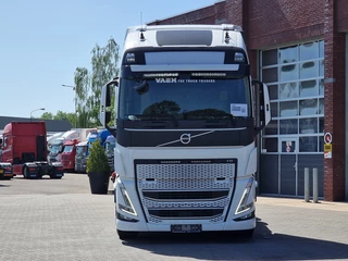 Volvo FH 13.500 Globetrotter XL 6x2 - Retarder - Full air - Leather - Camera