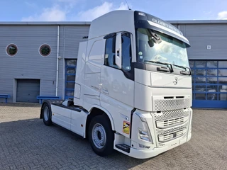 Volvo FH FH5-500 / VEB+ / 643307 KM / I-PARKCOOL / NA CHASSIS / DOUBLE TANK / FULL-SPOILER / 2XBED / FRIDGE / LWDS / AUTOMATIC / EURO-6 / 2021