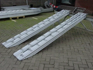 Ultra-Lite Aluminium oprijplaten op maat 500 kg / 50 ton