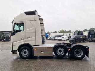 Volvo FH 13.460 Globetrotter XL 6x2 - Full spoiler - Facelift - Chassis cover