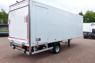Veldhuizen P 47-3. Gesloten + Dhollandia 1.000 kg