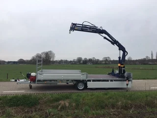 Hulco Medax 3.5 ton en Amco Veba 903 kraan