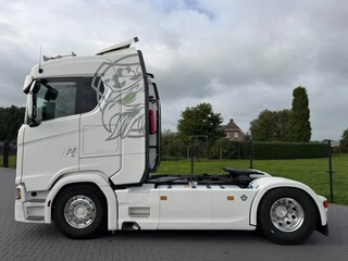 Scania 520S V8 NGS VOLLUCHT, PTO/HYDRAULIEK, LEER, KING OF THE ROAD, ALCOAS, RETARDER.