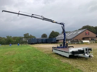 Hulco Medax Tridem met Amco Veba laadkraan