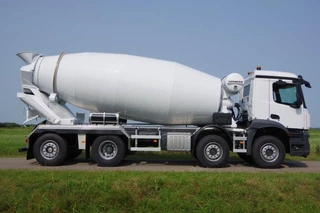 Mercedes-Benz Arocs 41,5-tons 8x2 WSG Liebherr mixer 12m3
